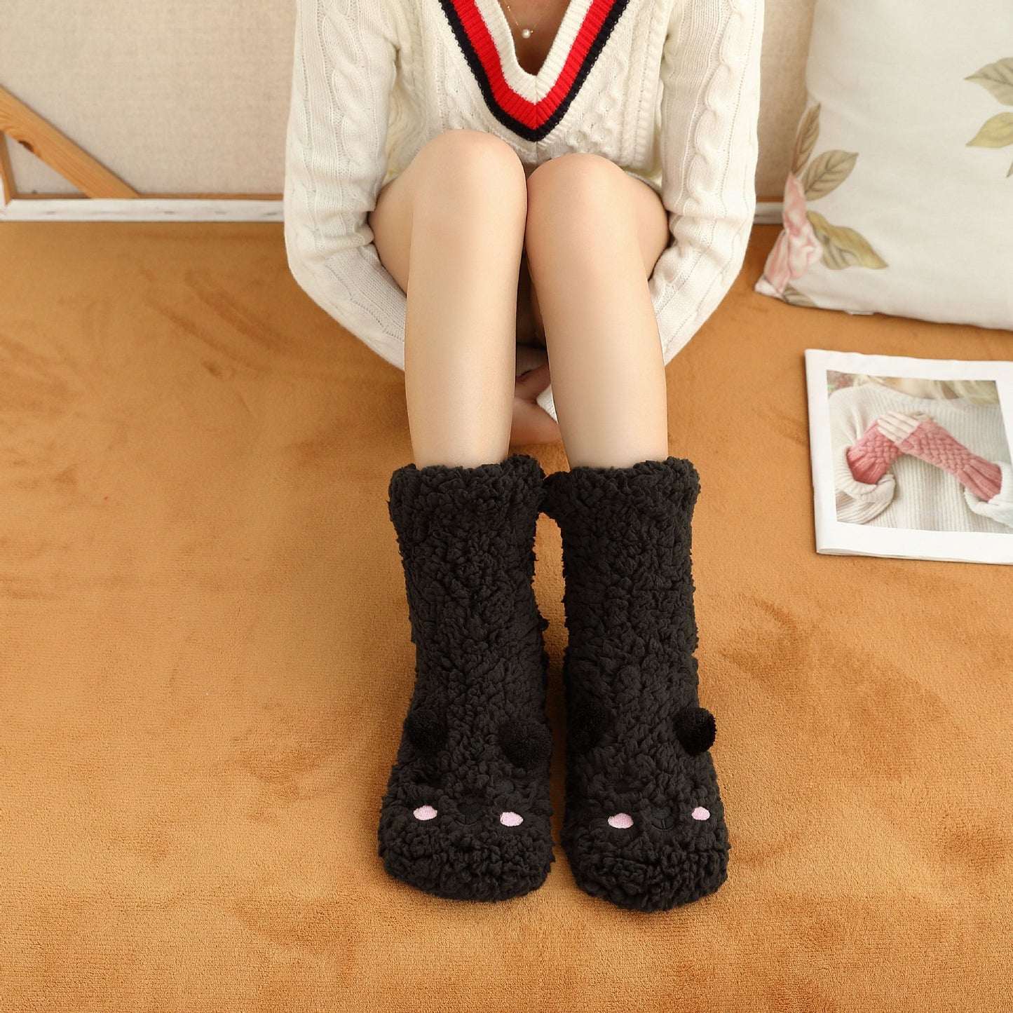 Bethany - Moderní podlaha a sametové ponožky pro dámy