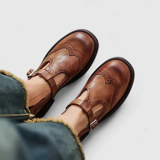 Léana - Dámské klasické kožené boty s T řemínkem