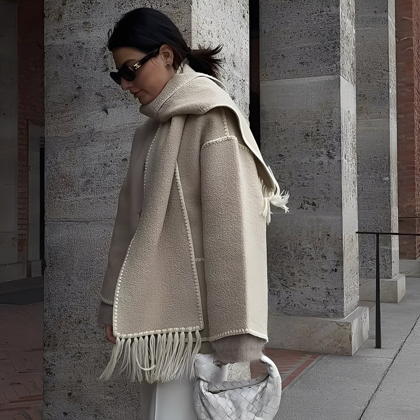 Amilia - Moderní volná vlněná bunda se šálou pro ženy